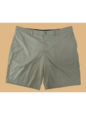 Nike Dri-Fit Mens Standard Fit Khaki Golf Shorts 42